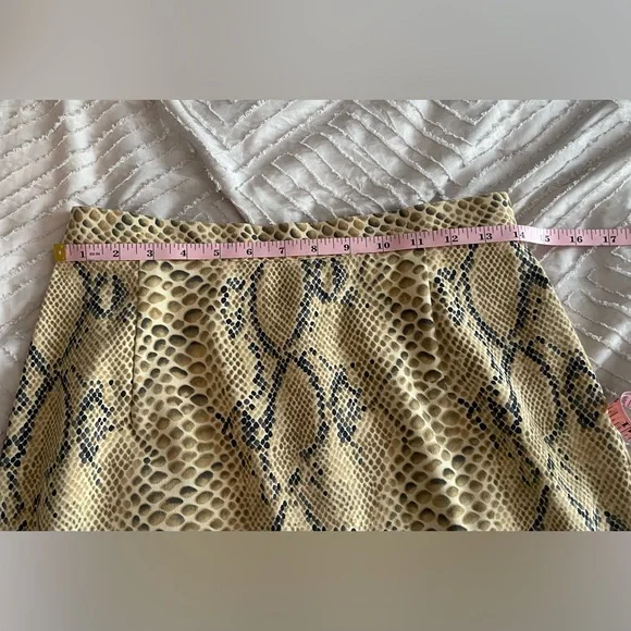 Alberto Makali - Snake-Print Tailored Blazer  and Skirt Set in Size 8 - Picture 14 of 16